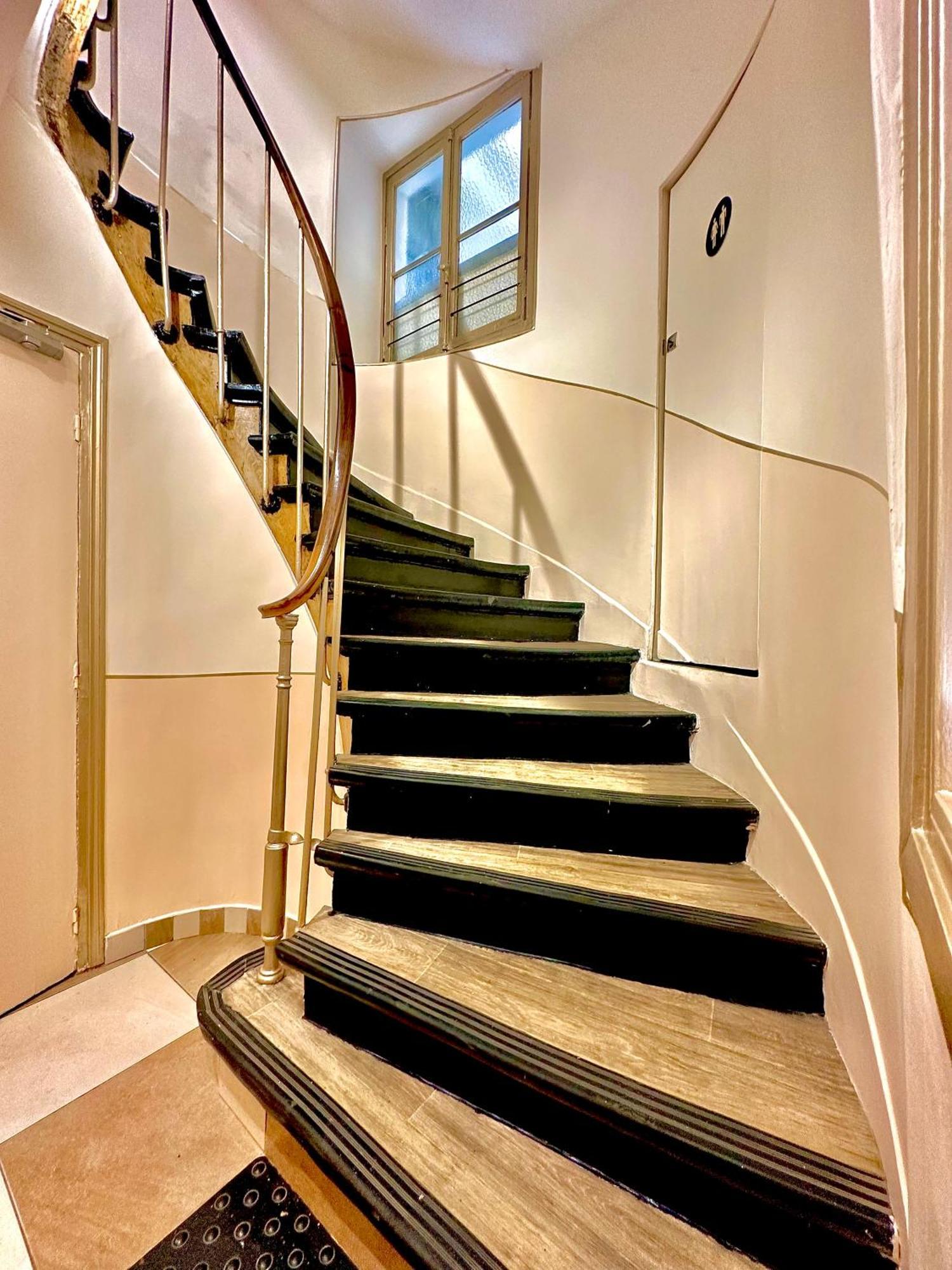 Hotel Nation Montmartre Parijs Buitenkant foto
